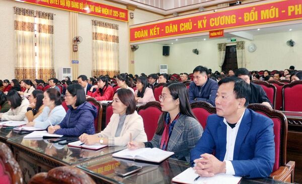 Ninh Binh provides training for Party organisation and development officers