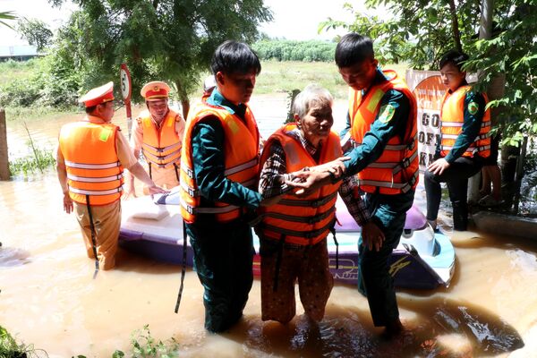 <b>Ngời sáng tình dân tộc, nghĩa đồng bào</b>