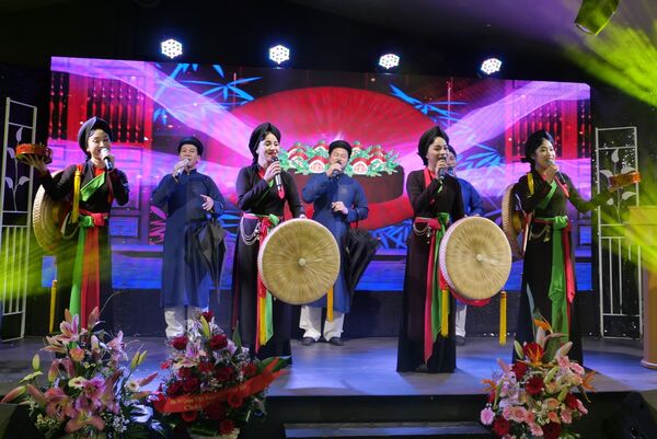 <b>Gắn kết giữa phát triển văn hóa với phát triển kinh tế - xã hội</b>