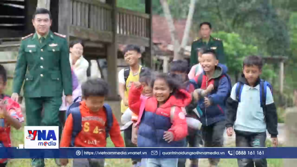 Nâng bước học sinh dân tộc Chứt giữa đại ngàn Hà Tĩnh