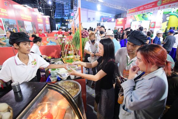 Ngày của phở 2025 lập kỷ lục mới với 120.000 khách tham dự