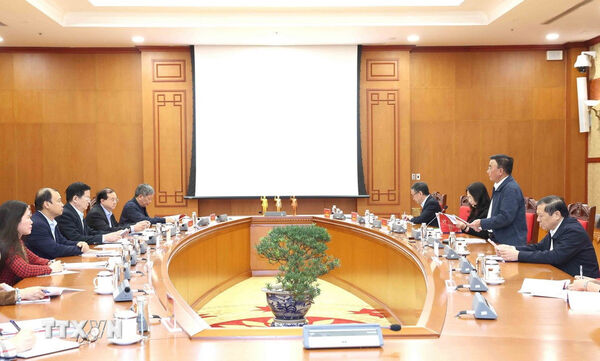 Tiến tới Đại hội XIV của Đảng: Cảnh giác với “phá hoại mềm” dưới mác “quan tâm”