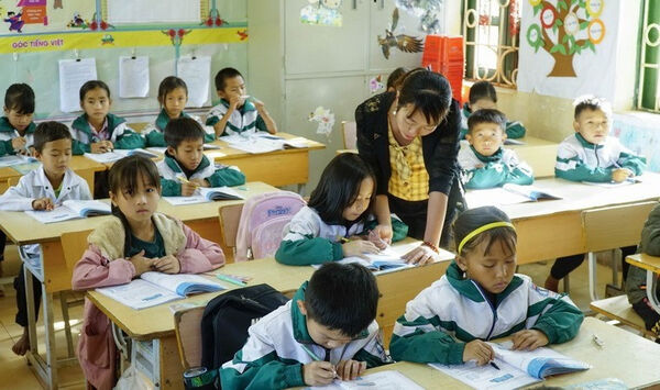 Vietnam prioritises Lao, Cambodian teaching in border communes