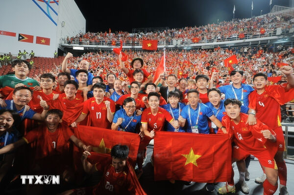 U22 Việt Nam nhận “cơn mưa” tiền thưởng sau chiếc huy chương vàng SEA Games 33