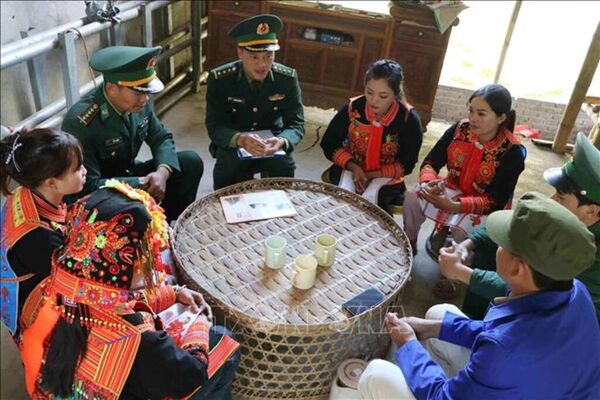 Thi đua yêu nước: “Thầy giáo số” quân hàm xanh