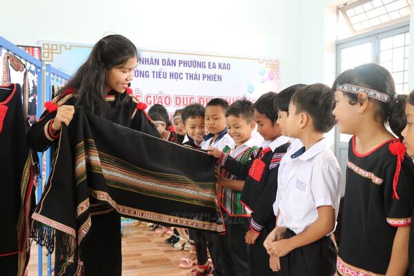 Dak Lak strives to integrate ethnic minority traditional culture into schools