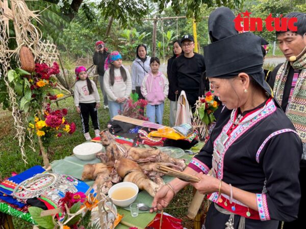 Đặc sắc nghi thức thu thóc cầu mùa bội thu của người Khơ Mú