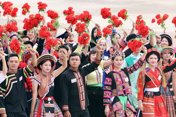 Public confidence strengthened after successful 14th National Party Congress