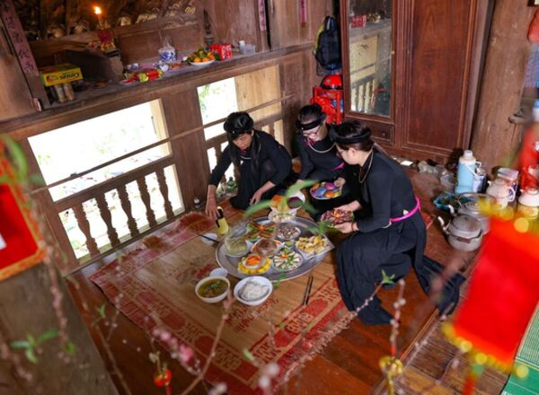 Ethnic communities in Tuyen Quang celebrate reunion Tet under stilt house roof