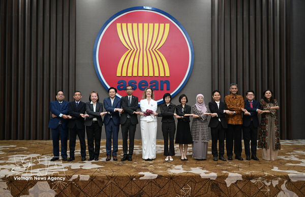 Vietnam co-chairs 5th ASEAN–UK joint cooperation committee meeting