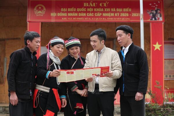 Tuyen Quang diversifies communication ahead of election day
