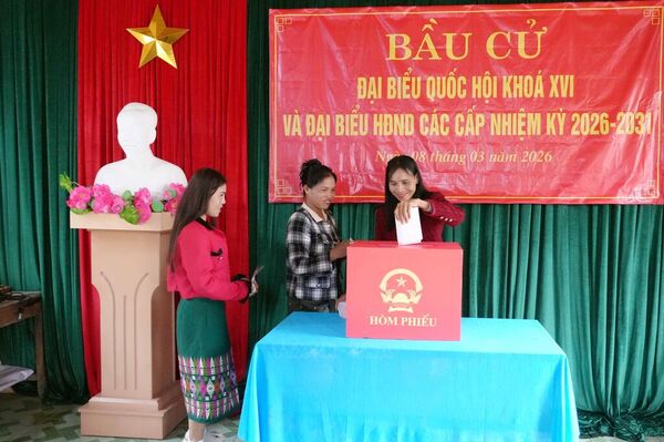 NA and People’s Council elections: Early voting held in Truong Sa, Tho Chau and border communes