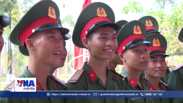 Những cử tri trẻ tuổi háo hức, đón chờ lần đầu bầu cử