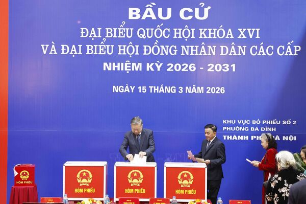 Tổng Bí thư Tô Lâm bỏ phiếu tại phường Ba Đình, thành phố Hà Nội