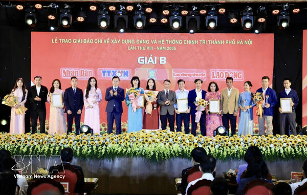 VNA wins B prize at Hanoi Party-building journalism awards