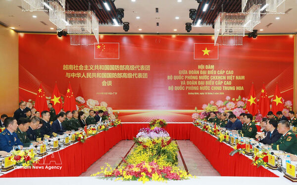 Vietnamese, Chinese defence ministers hold talks in Quang Ninh