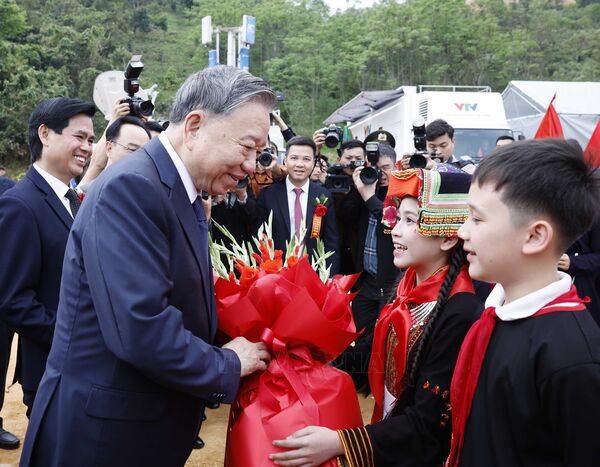 Hiện thực hóa Nghị quyết 71/NQ-TW: Vun đắp tương lai nơi biên cương