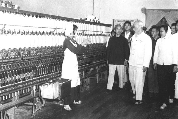 <b>Không ngừng đổi mới, nâng tầm vị thế nền kinh tế Việt Nam</b>