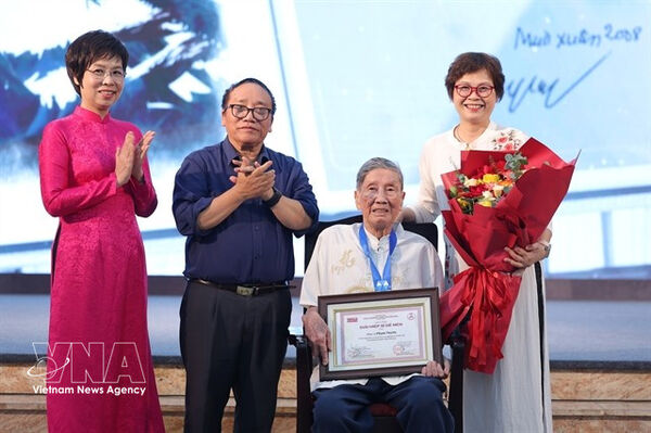 De Men Awards nurture creativity, culture for Vietnam’s children