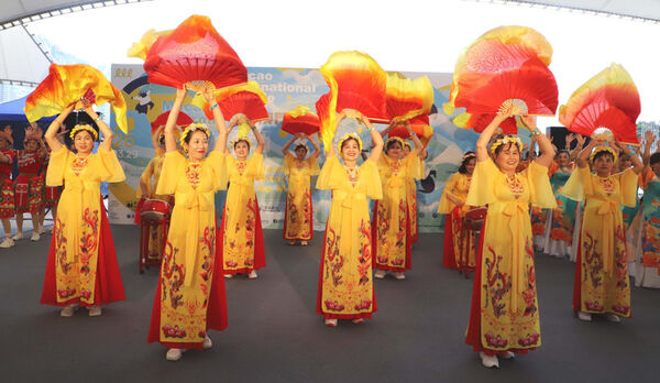 Vietnam makes strong cultural mark at Macau International Parade 2026