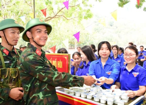 Lan tỏa nghĩa tình quân - dân từ chương trình 'Tiếp sức mùa huấn luyện 2026'
