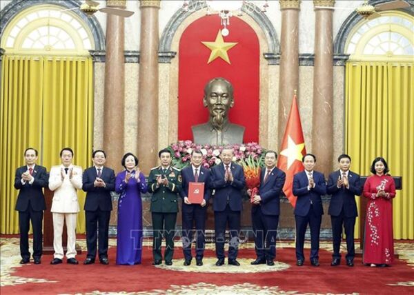 Lấy người dân làm trung tâm phụng sự