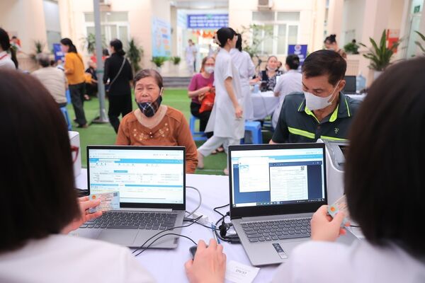 Hà Nội nâng cao chất lượng y tế cơ sở gắn với số hóa dữ liệu
