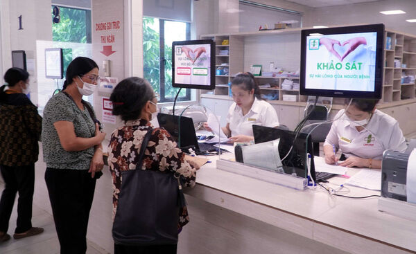 Cashless payment navigates Vietnam’s hospitals