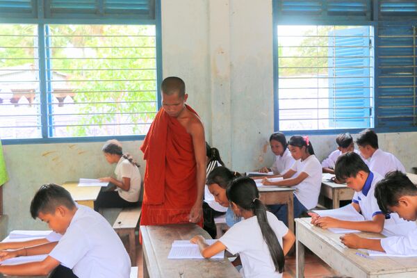 Gìn giữ “hồn cốt” của đồng bào Khmer qua những lớp học dưới mái chùa cổ kính