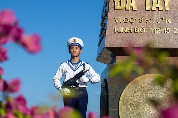 Ở Trường Sa, cây cũng 