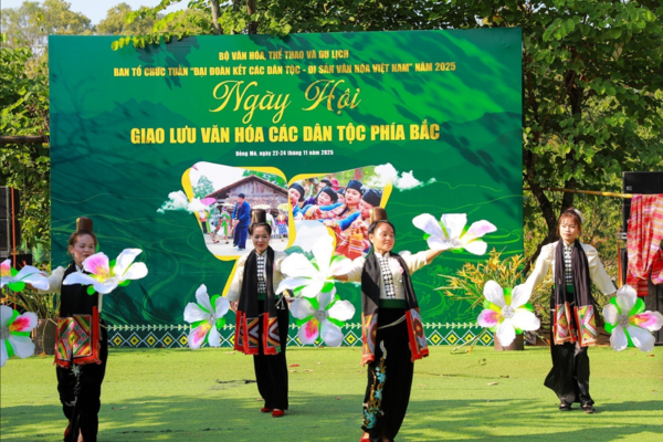 <b>Đổi mới công tác dân tộc, tạo điều kiện phát triển bền vững cho người dân</b>