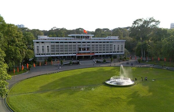 Golden sunshine in late April highlights historical landmarks in Ho Chi Minh City