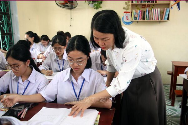 Giảm áp lực thi cử, mở rộng trường lớp: Hướng tới mục tiêu phổ cập Trung học Phổ thông