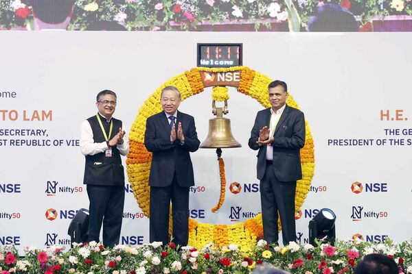Top Vietnamese leader rings bell at India’s National Stock Exchange