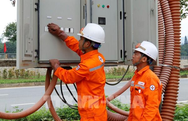 Lời giải giảm áp lực cung ứng điện cao điểm mùa hè