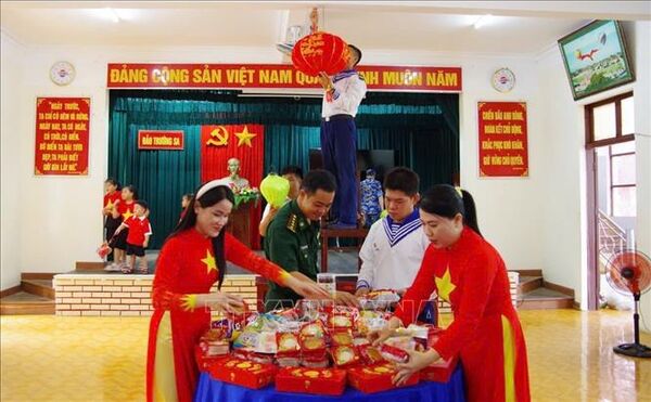 Rộn ràng Tết Thiếu nhi ở Trường Sa