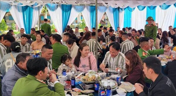 Điểm tựa nhân văn gieo niềm tin hoàn lương