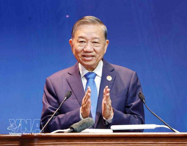 Vietnam needs more modern, creative working class: Top Vietnamese leader