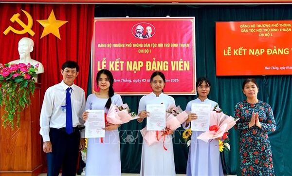 Tạo nguồn đảng viên trẻ từ học sinh trung học phổ thông