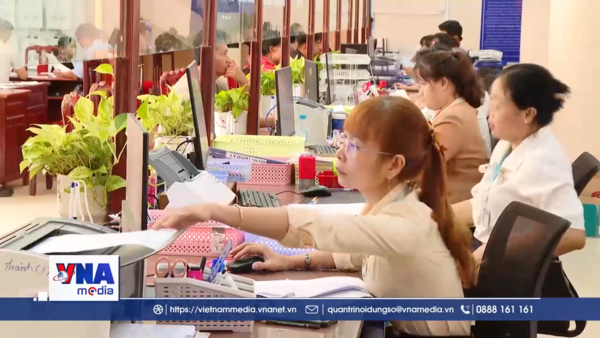 Làm hết việc, không hết giờ vì sự hài lòng của người dân