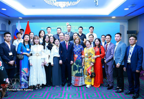 PM hails Vietnamese community’s contributions to Vietnam – Russia ties