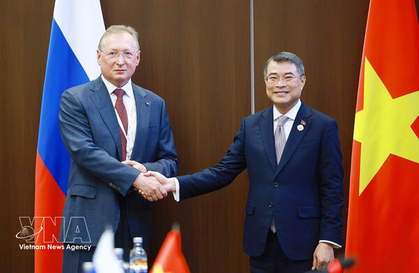 Prime Minister meets leaders of major Russian enterprises