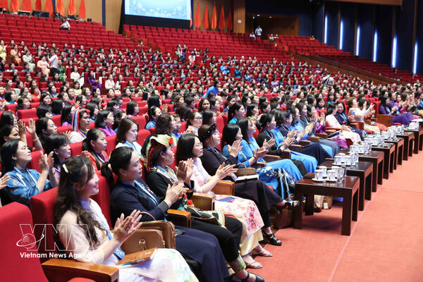 Exhibition honours Vietnamese women’s journey of resilience, global integration
