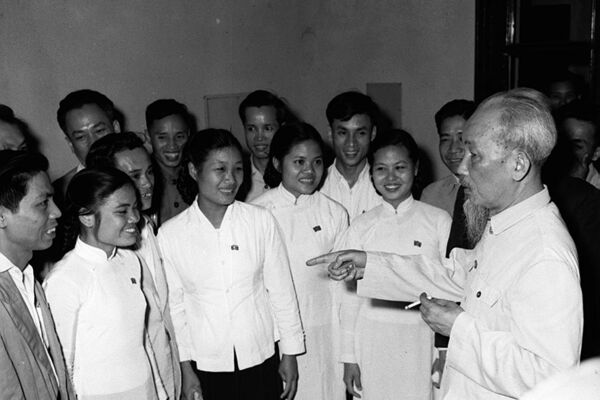 <b>Đánh giá cán bộ là khâu đột phá</b>