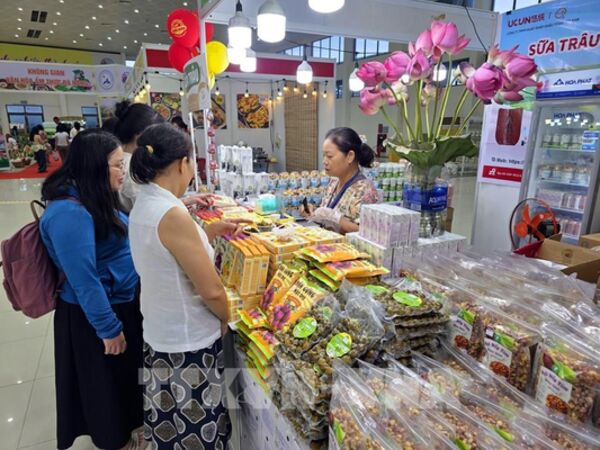 Tái cấu trúc kênh phân phối, nâng sức bật tiêu dùng Việt