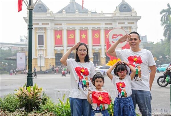 Gia đình Việt Nam thích ứng để giữ gìn những giá trị bền vững