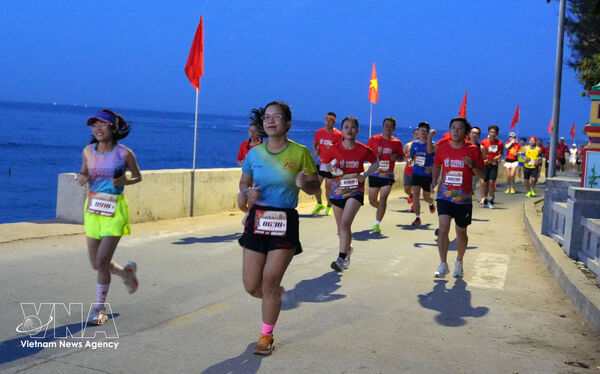 Nearly 1,800 runners take part in Ly Son Half Marathon