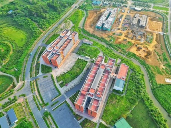 Moving universities out of Hanoi creates services, jobs issues