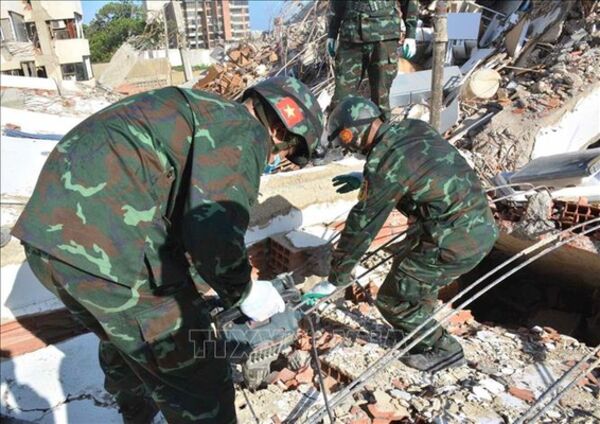 Động đất tại Venezuela: Khúc vĩ thanh dưới đống đổ nát