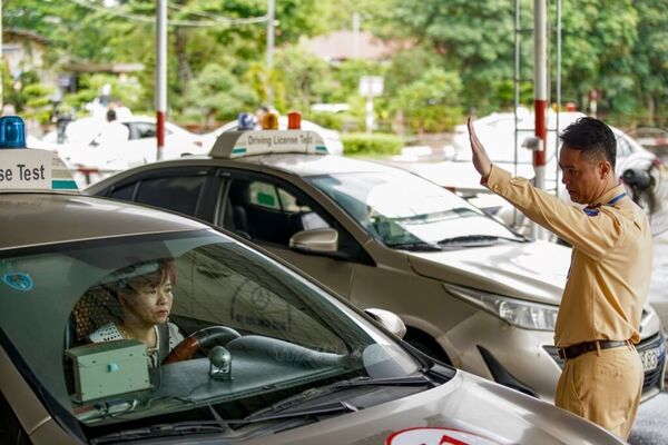 Hanoi implements a new driving licence testing procedure